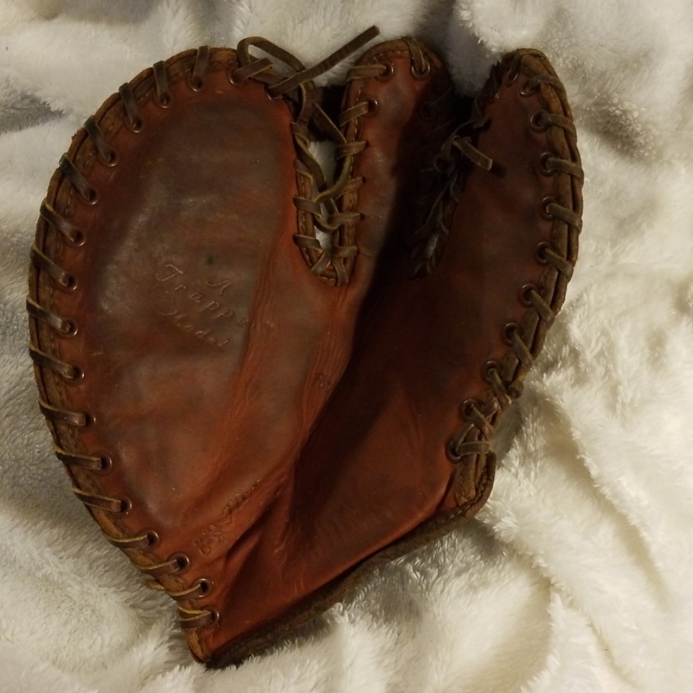 Mens Vintage Spaulding 3 Finger Ball Glove Trapper